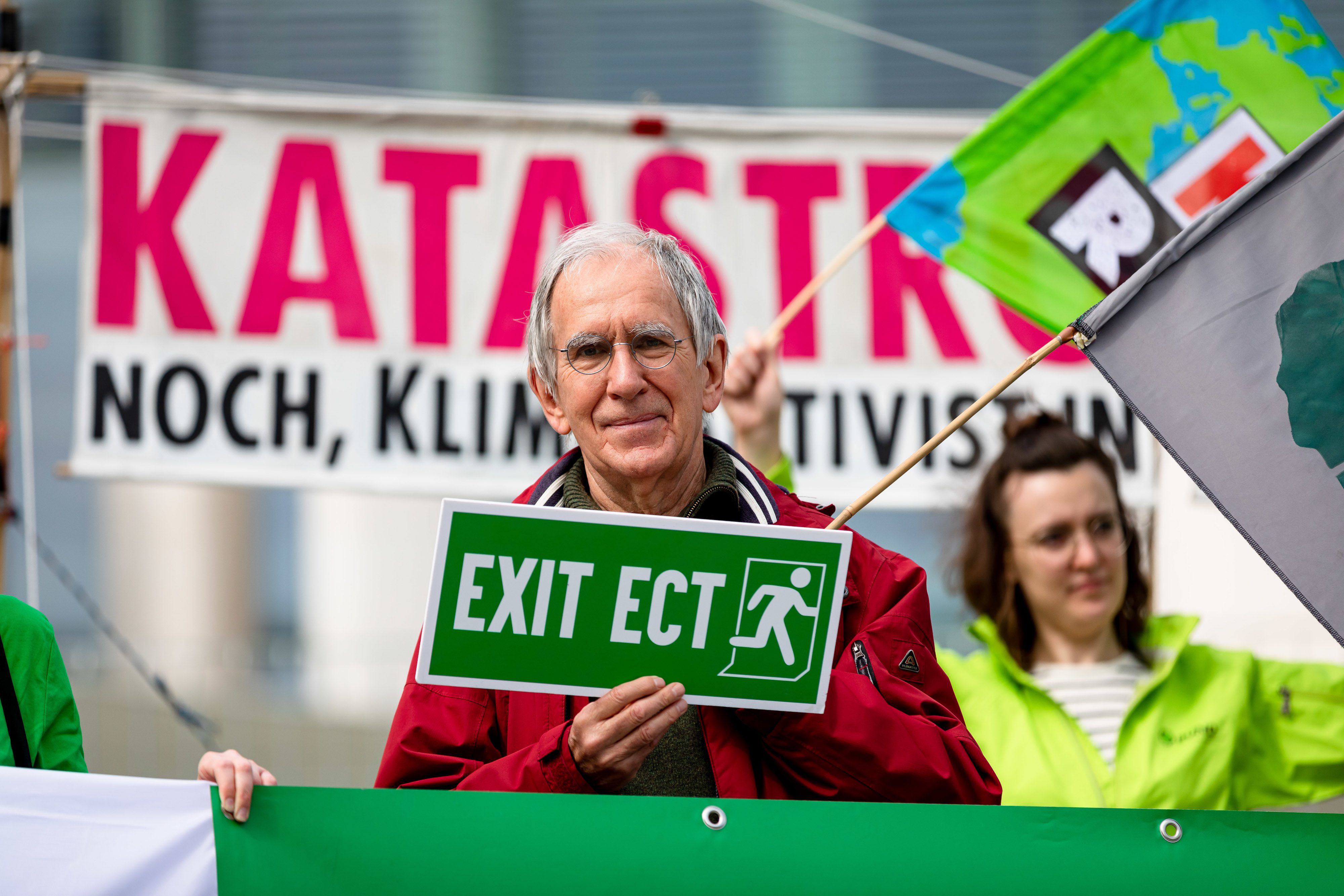 Demo gegen die Energiecharta