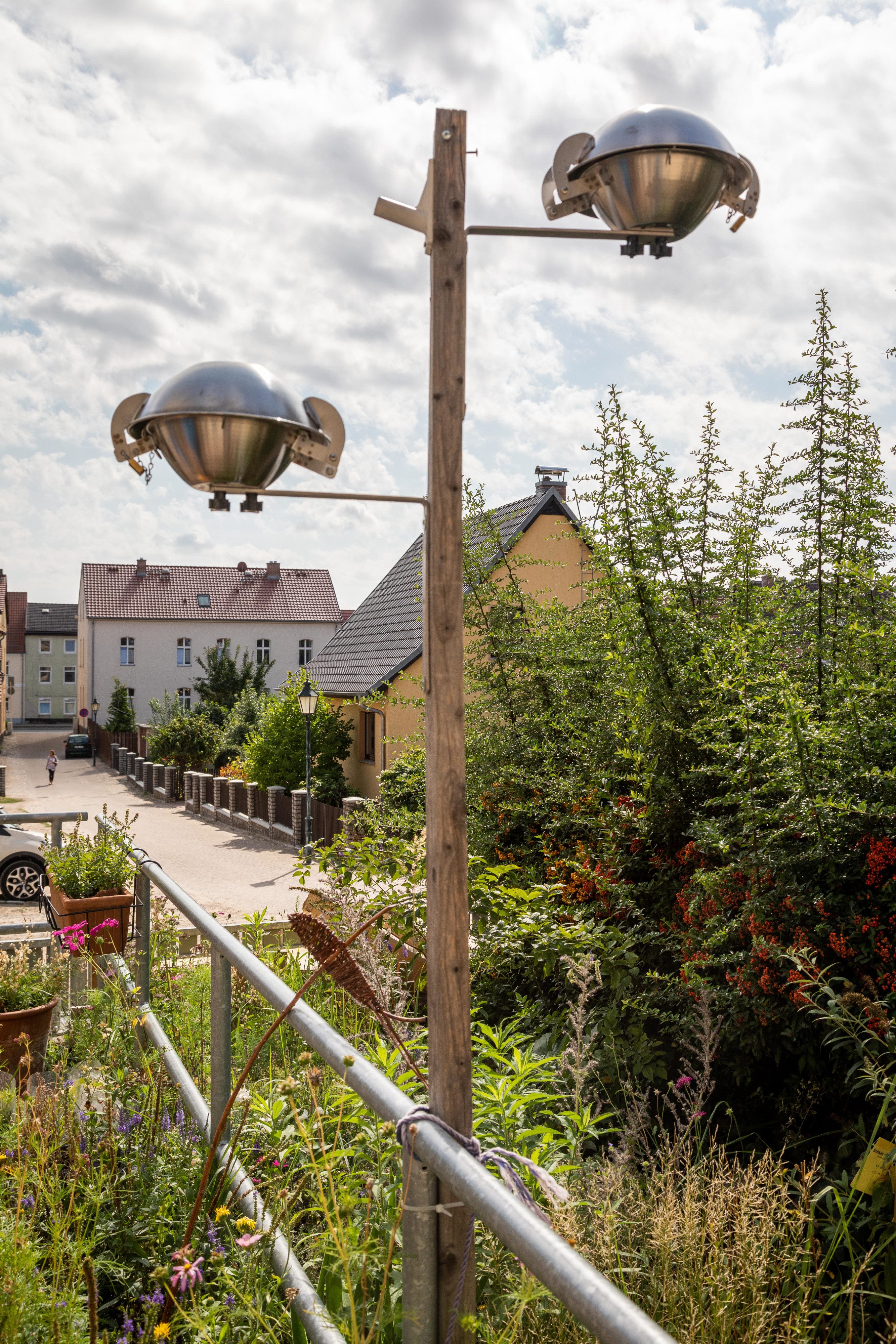 Passivsammler im Hinterhof des Naturkostladens Wildblume in Angermünde, Brandenburg