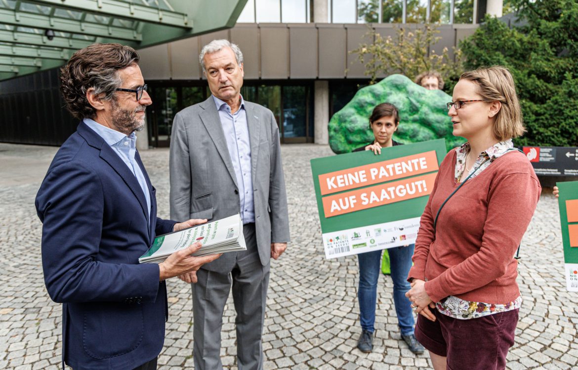 Übergabe des Patentberichts an das Europäischen Patentamt in München