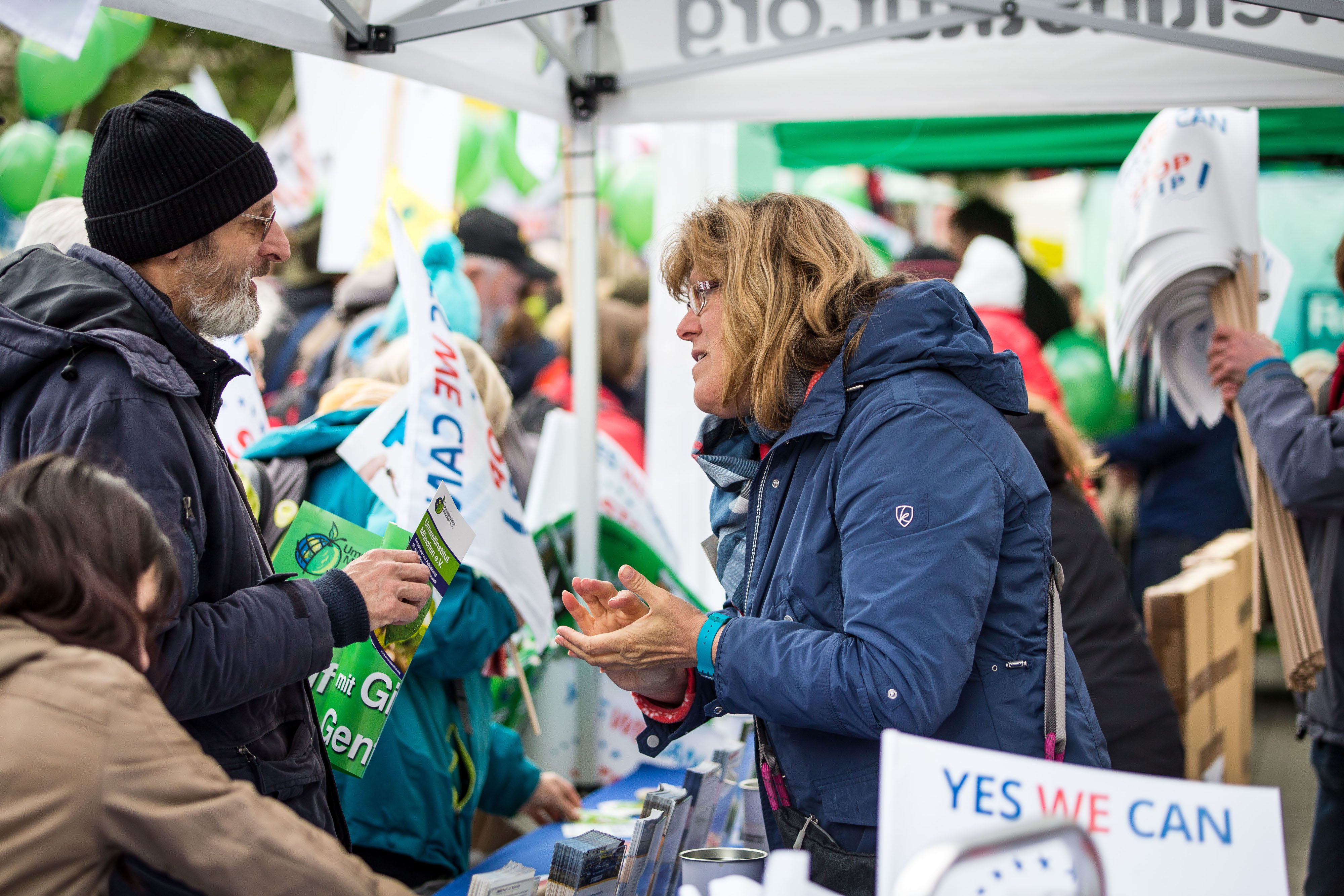 Umweltinstitut-Stand auf der Demo in Hannover