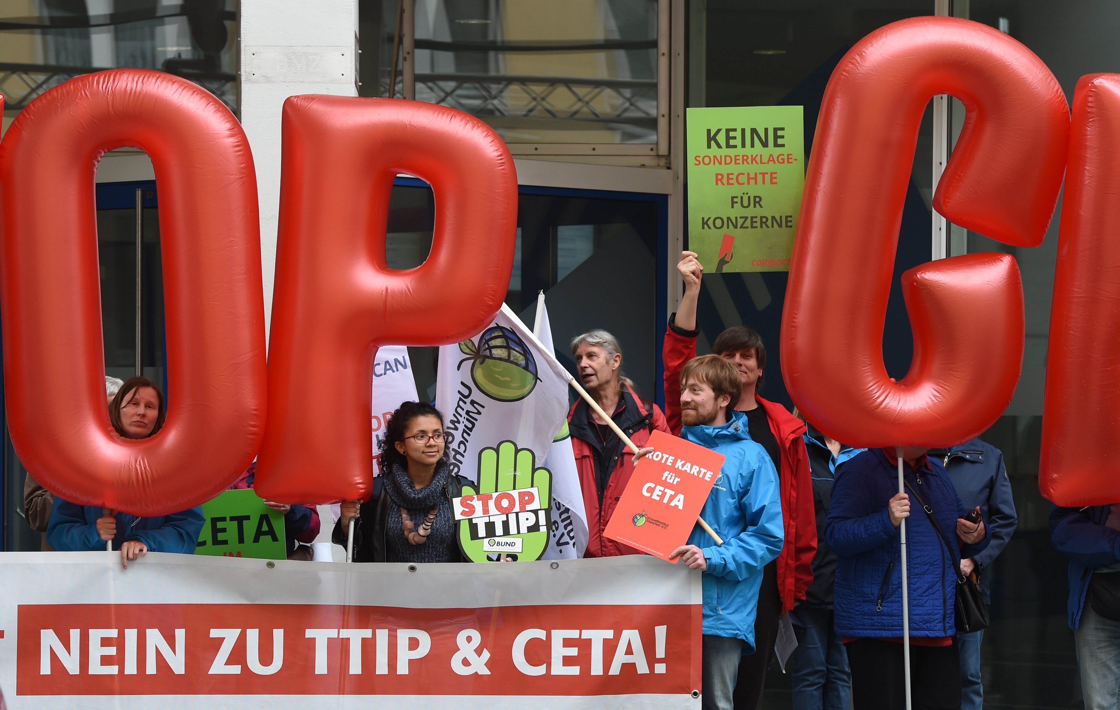 Demonstration gegen TTIP & CETA in München