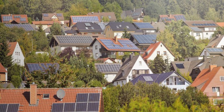 Häuser mit Solaranlagen: Wir bieten Tabellen zur Berechnung der Wirtschaftlichkeit